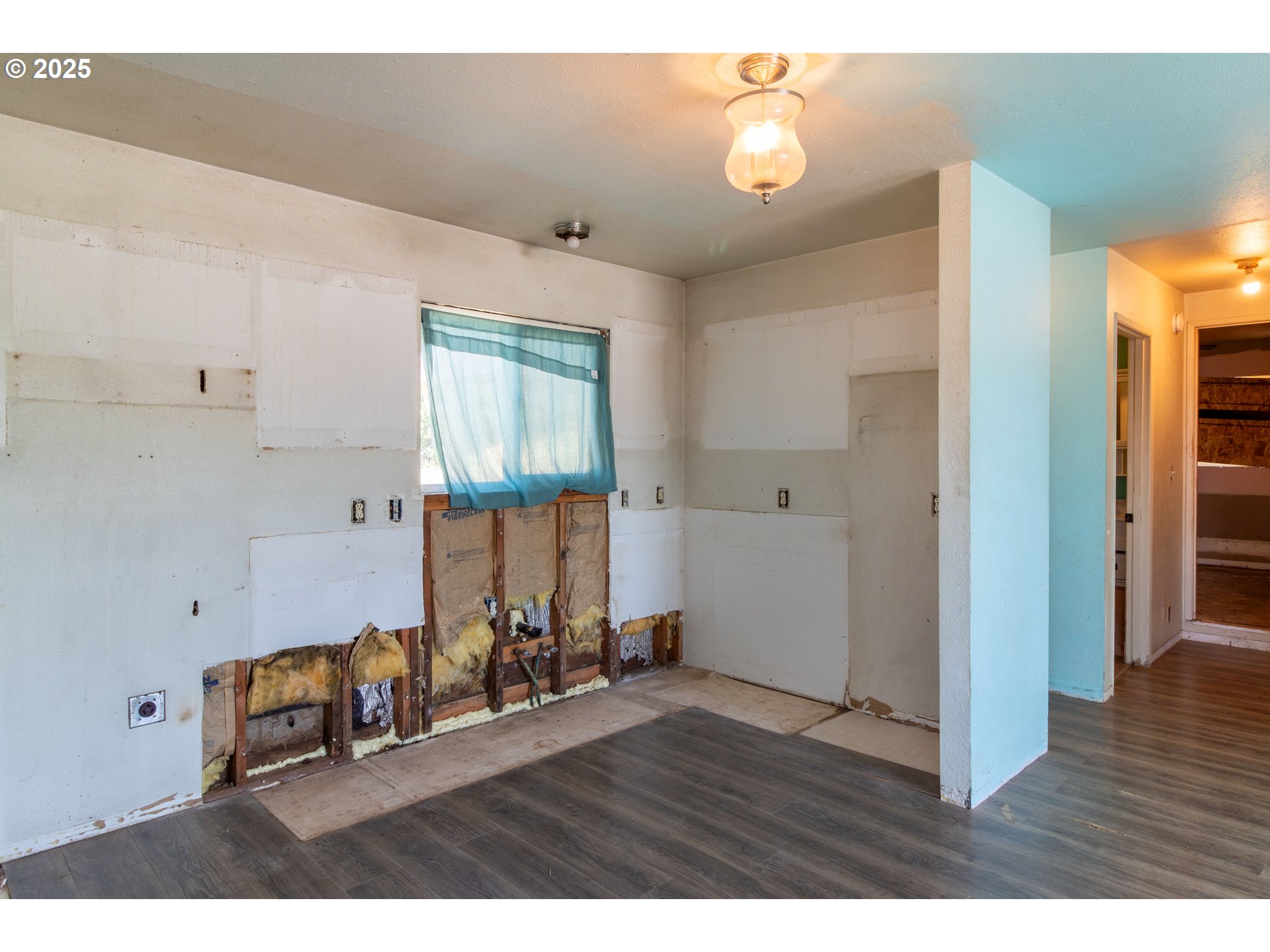 1619 NW MULHOLLAND DR