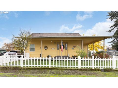 144 PARADISE LN Roseburg OR 97471