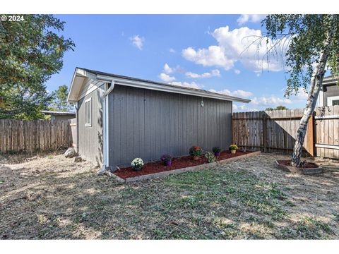 A home in Roseburg