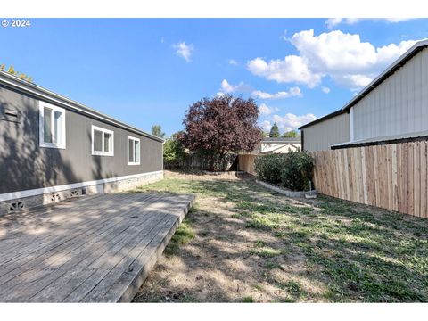 A home in Roseburg