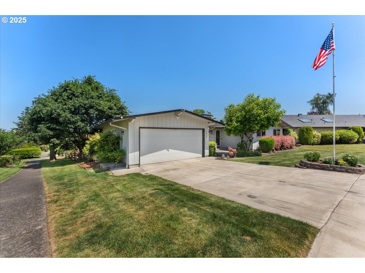 13807 NE KLICKITAT CT