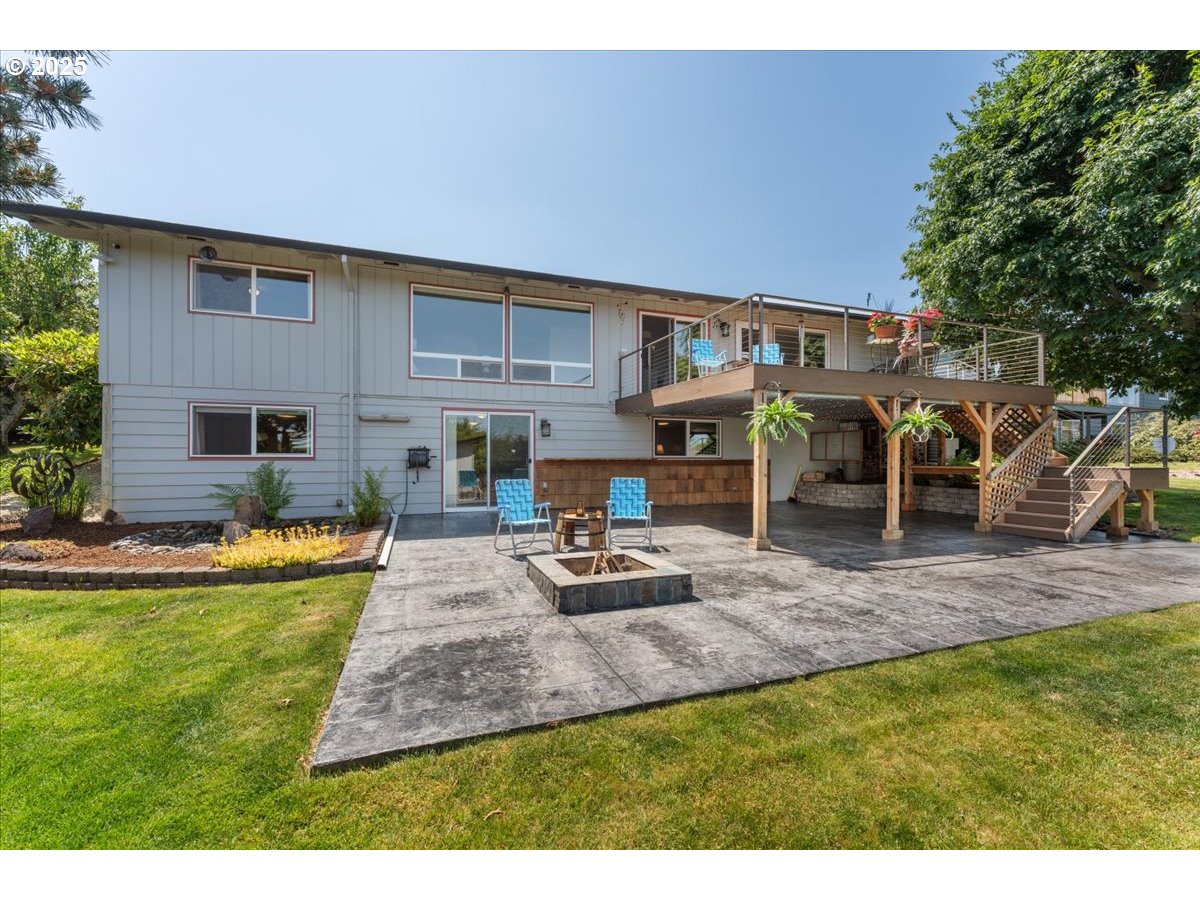 13807 NE KLICKITAT CT