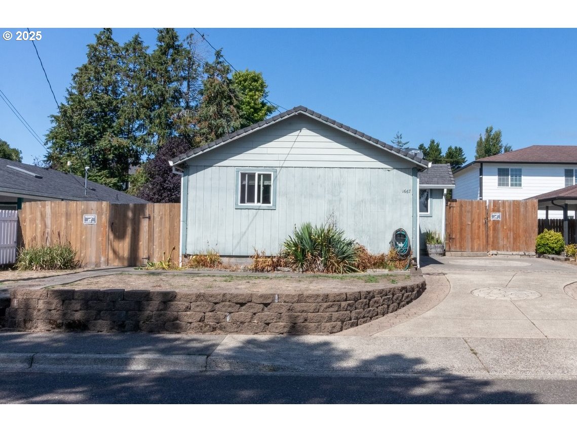 Florence, Oregon 97439, United States, 2 Bedrooms Bedrooms, ,1 BathroomBathrooms,Residential,Pending,251862