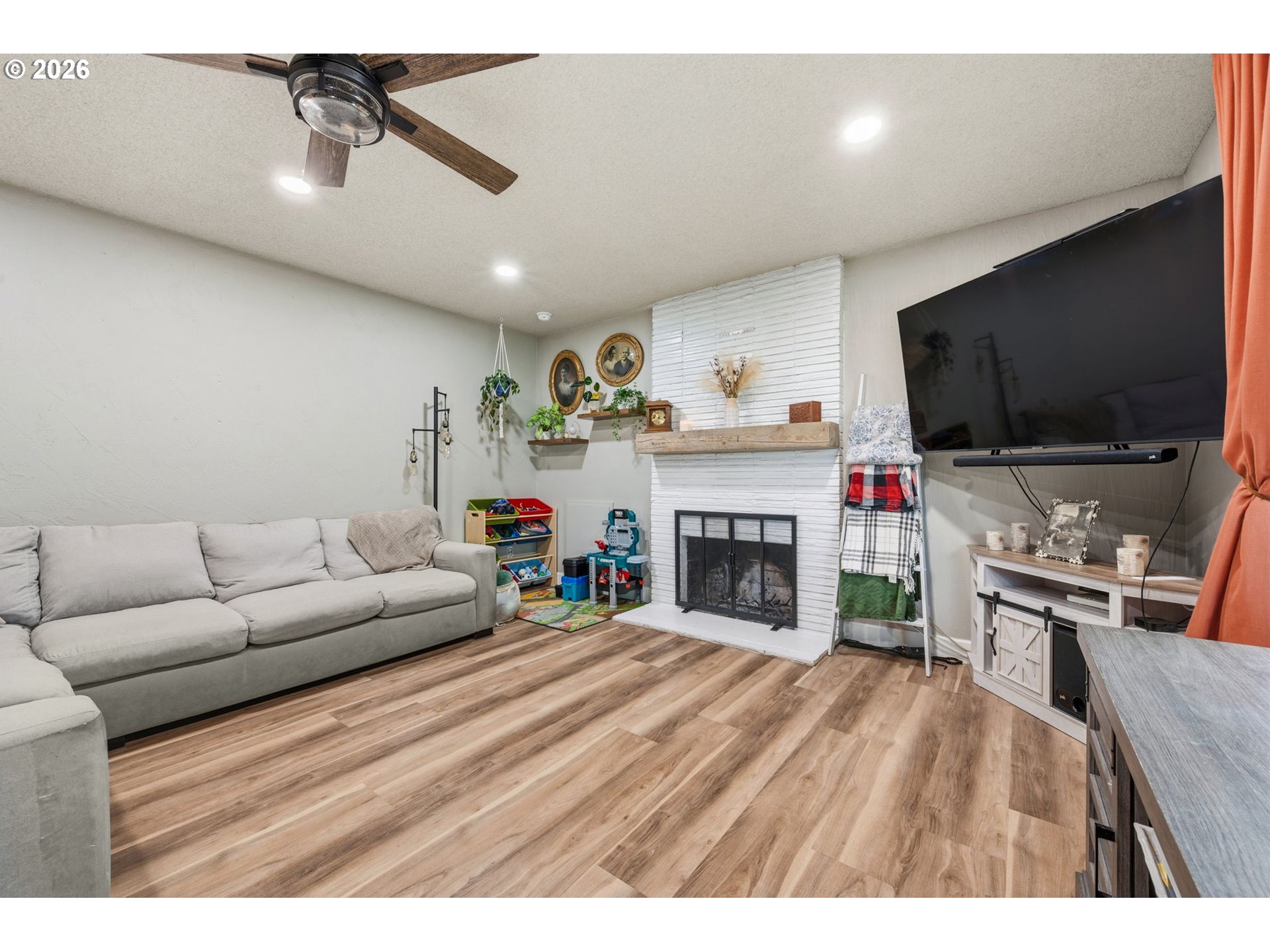 965 SOMMERVILLE LOOP