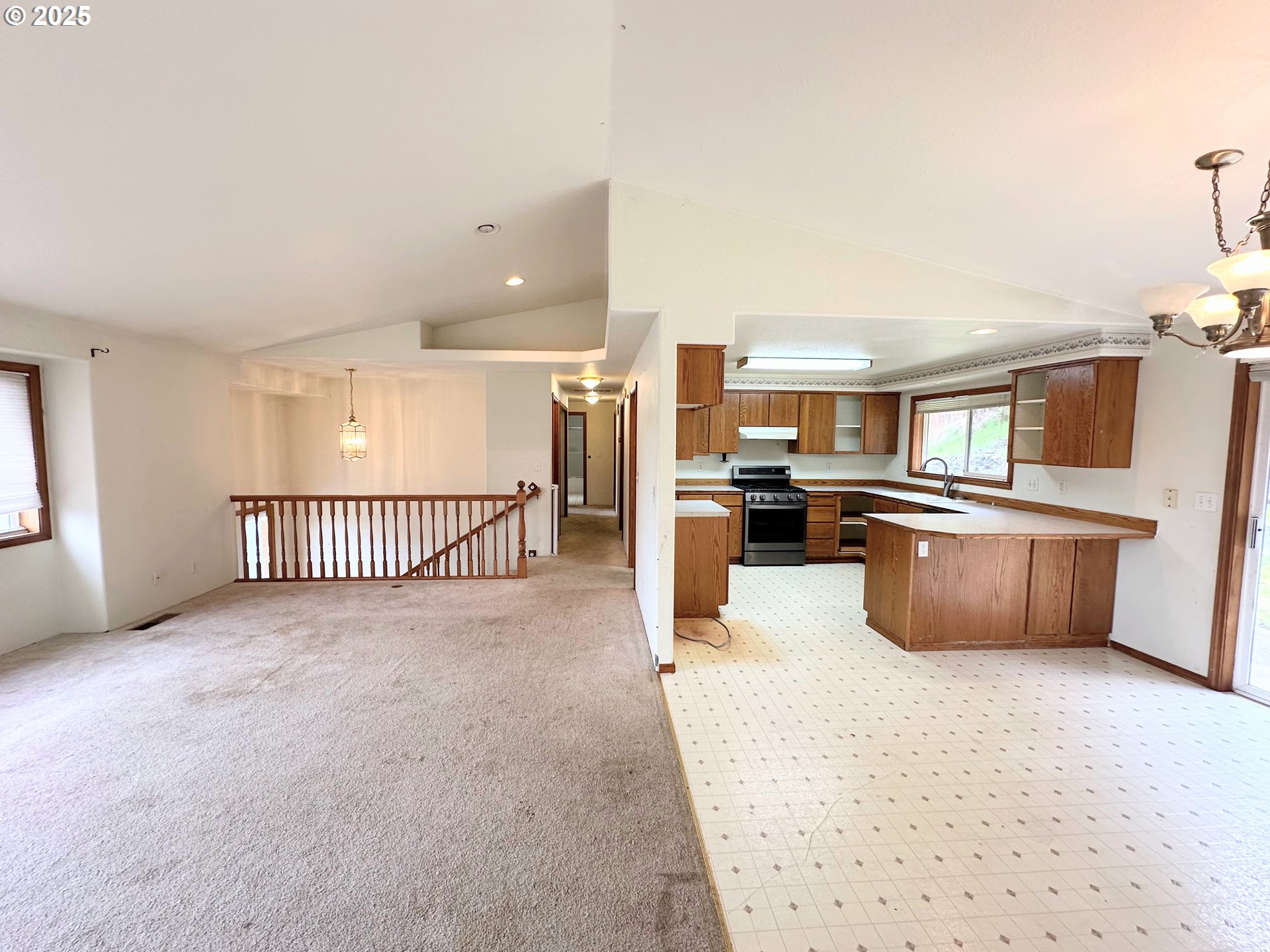 2500 NW LOMA VISTA DR