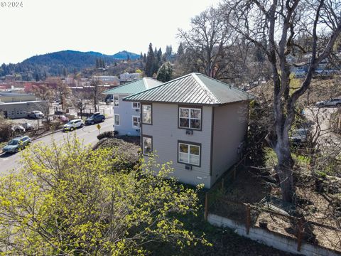 A home in Hood River