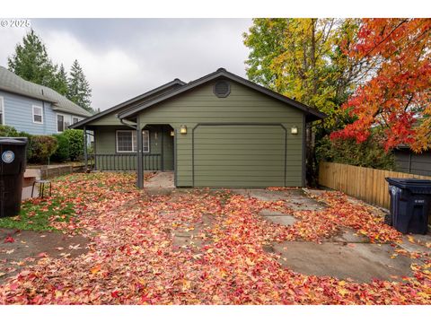 Photo of 219 NE 18th Ave, Camas, WA 98607 (MLS # 375033326)