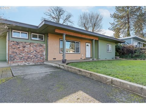 1993 LINNELL AVE Roseburg OR 97471