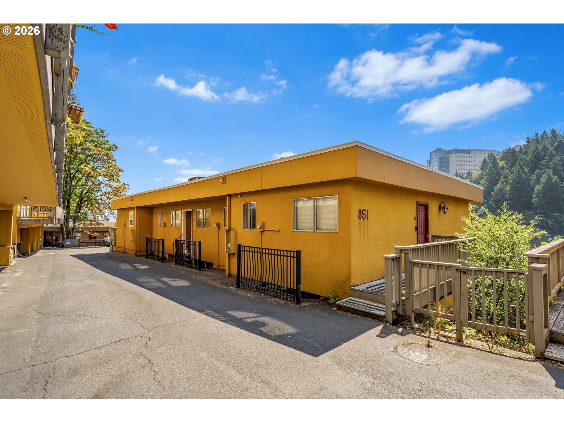 851 SW BROADWAY DR 52