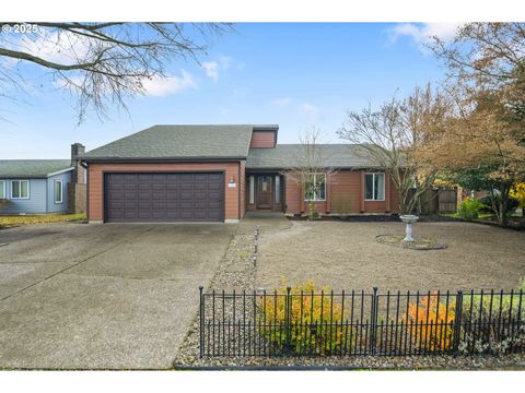 325 SW 12TH AVE Canby OR 97013