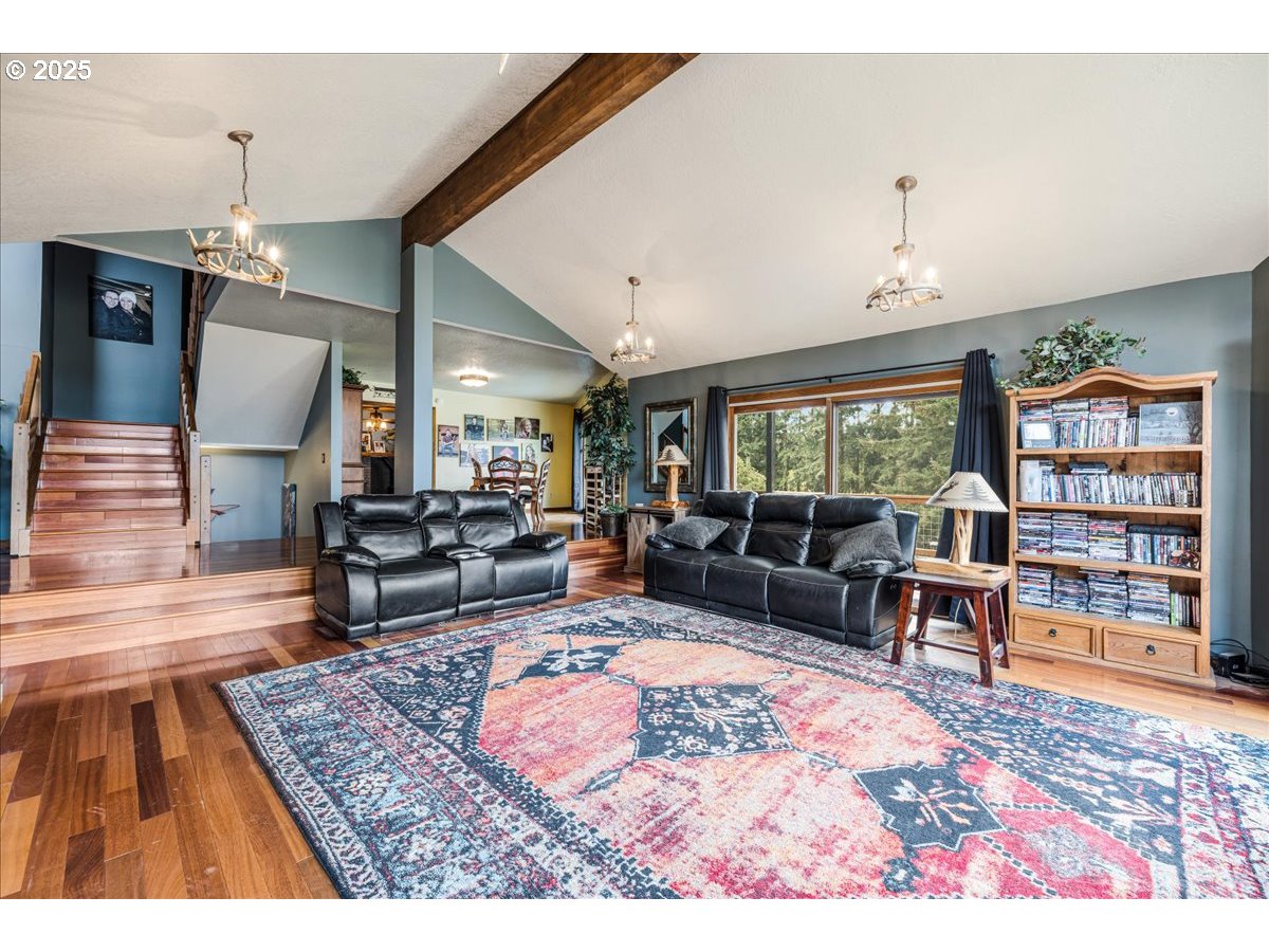 25776 S HIGHWAY 211