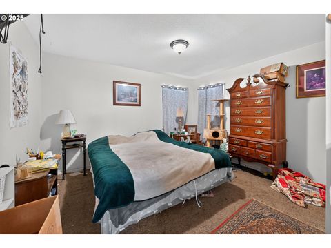 Tiny photo for 48386 Jasper Dr, Oakridge, OR 97463 (MLS # 170107794)