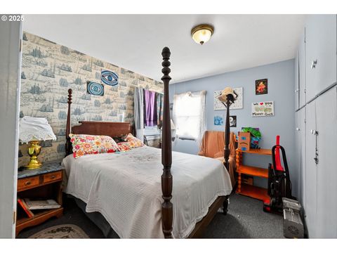 Tiny photo for 48386 Jasper Dr, Oakridge, OR 97463 (MLS # 170107794)