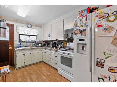 Tiny photo for 48386 Jasper Dr, Oakridge, OR 97463 (MLS # 170107794)