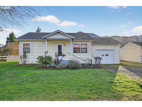 Photo of 48386 Jasper Dr, Oakridge, OR 97463 (MLS # 170107794)