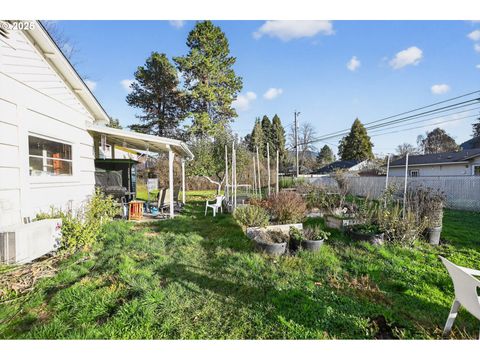 Tiny photo for 48386 Jasper Dr, Oakridge, OR 97463 (MLS # 170107794)