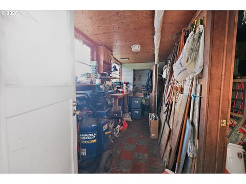 Tiny photo for 48386 Jasper Dr, Oakridge, OR 97463 (MLS # 170107794)