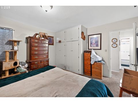 Tiny photo for 48386 Jasper Dr, Oakridge, OR 97463 (MLS # 170107794)