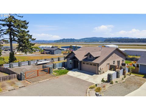 1611 ASH ST North Bend OR 97459