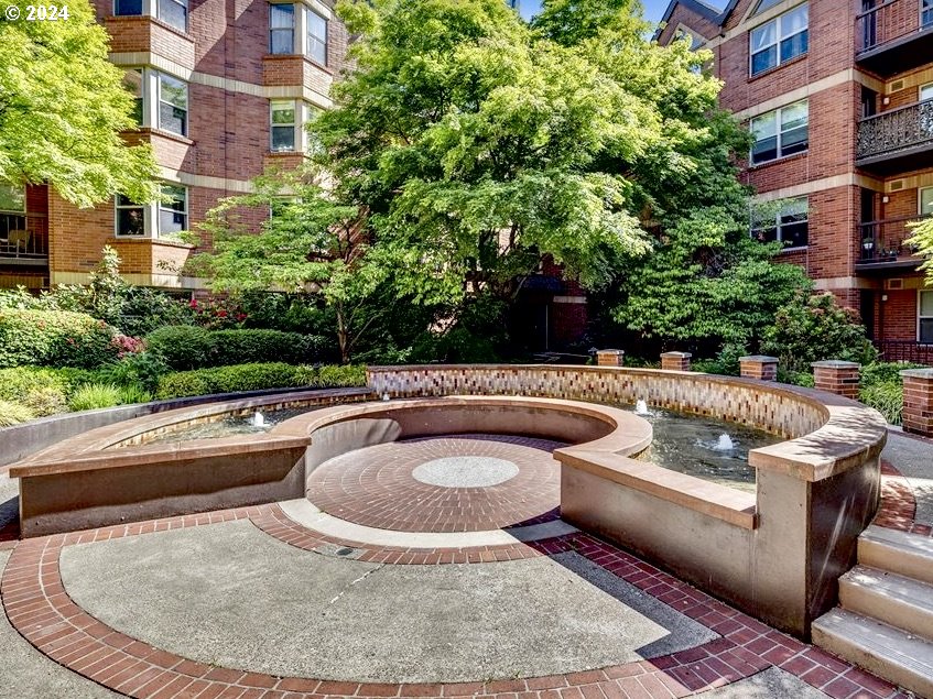 1500 SW PARK AVE 206