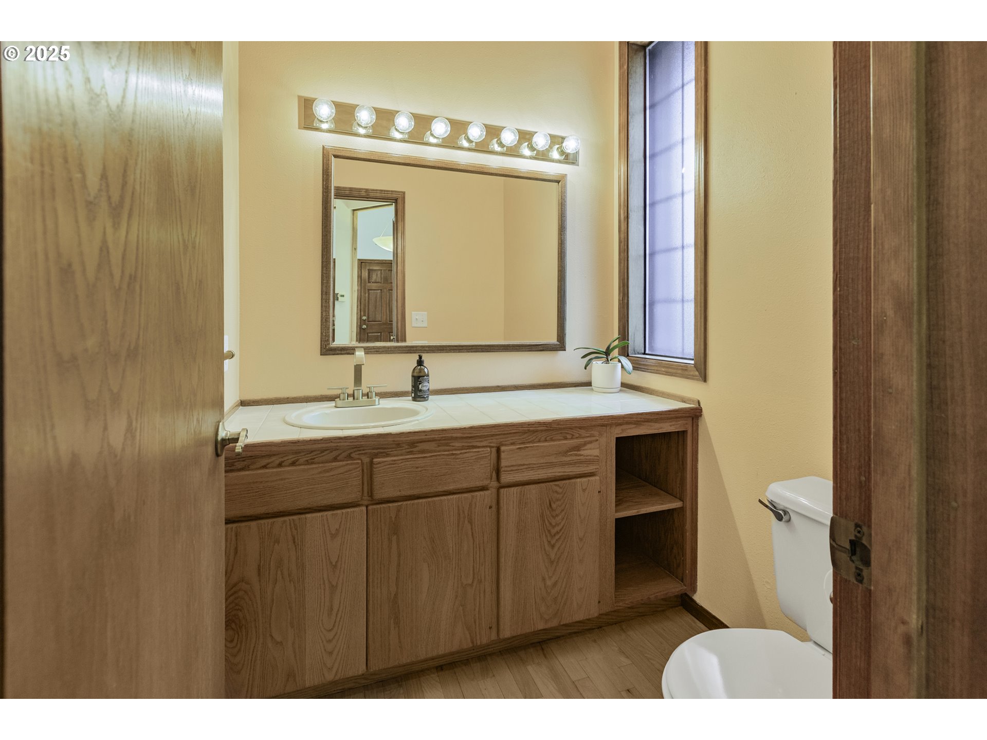 Cottage Grove, Oregon 97424, United States, 3 Bedrooms Bedrooms, ,3 BathroomsBathrooms,Residential,Active,151897