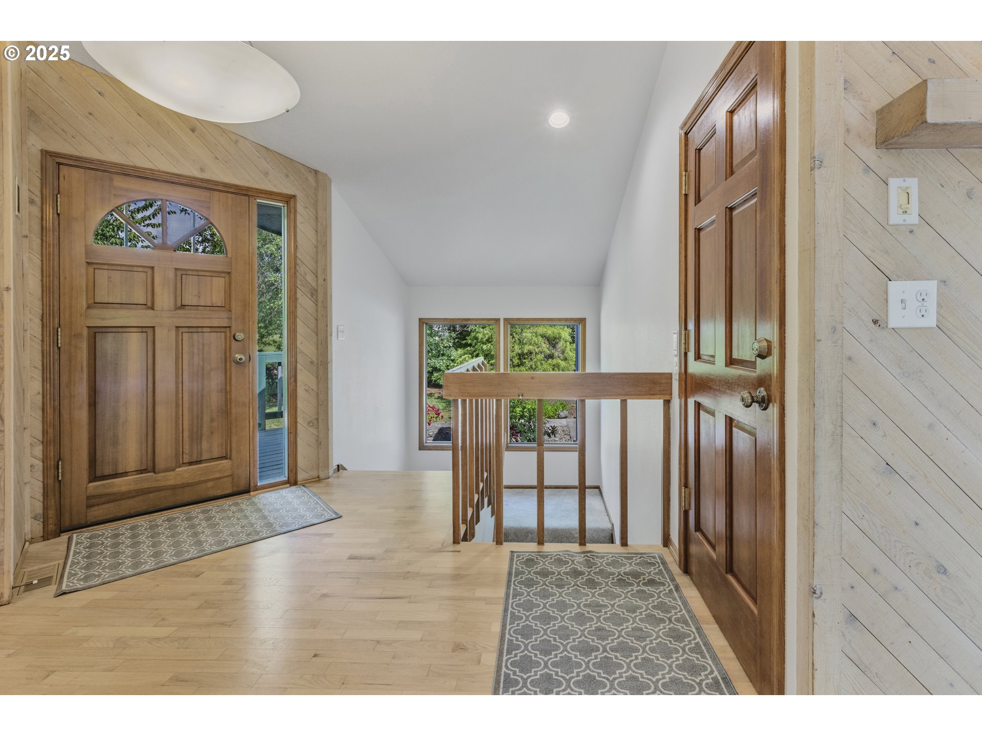 Cottage Grove, Oregon 97424, United States, 3 Bedrooms Bedrooms, ,3 BathroomsBathrooms,Residential,Active,151897