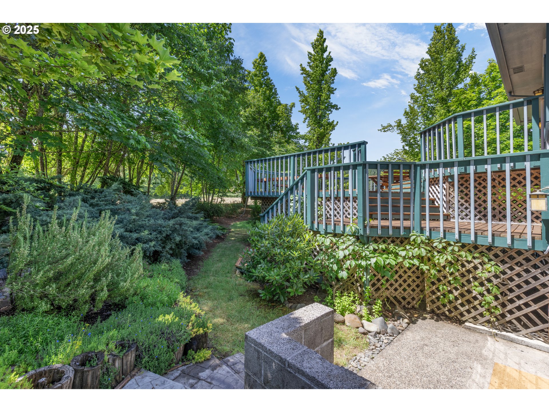 Cottage Grove, Oregon 97424, United States, 3 Bedrooms Bedrooms, ,3 BathroomsBathrooms,Residential,Active,151897