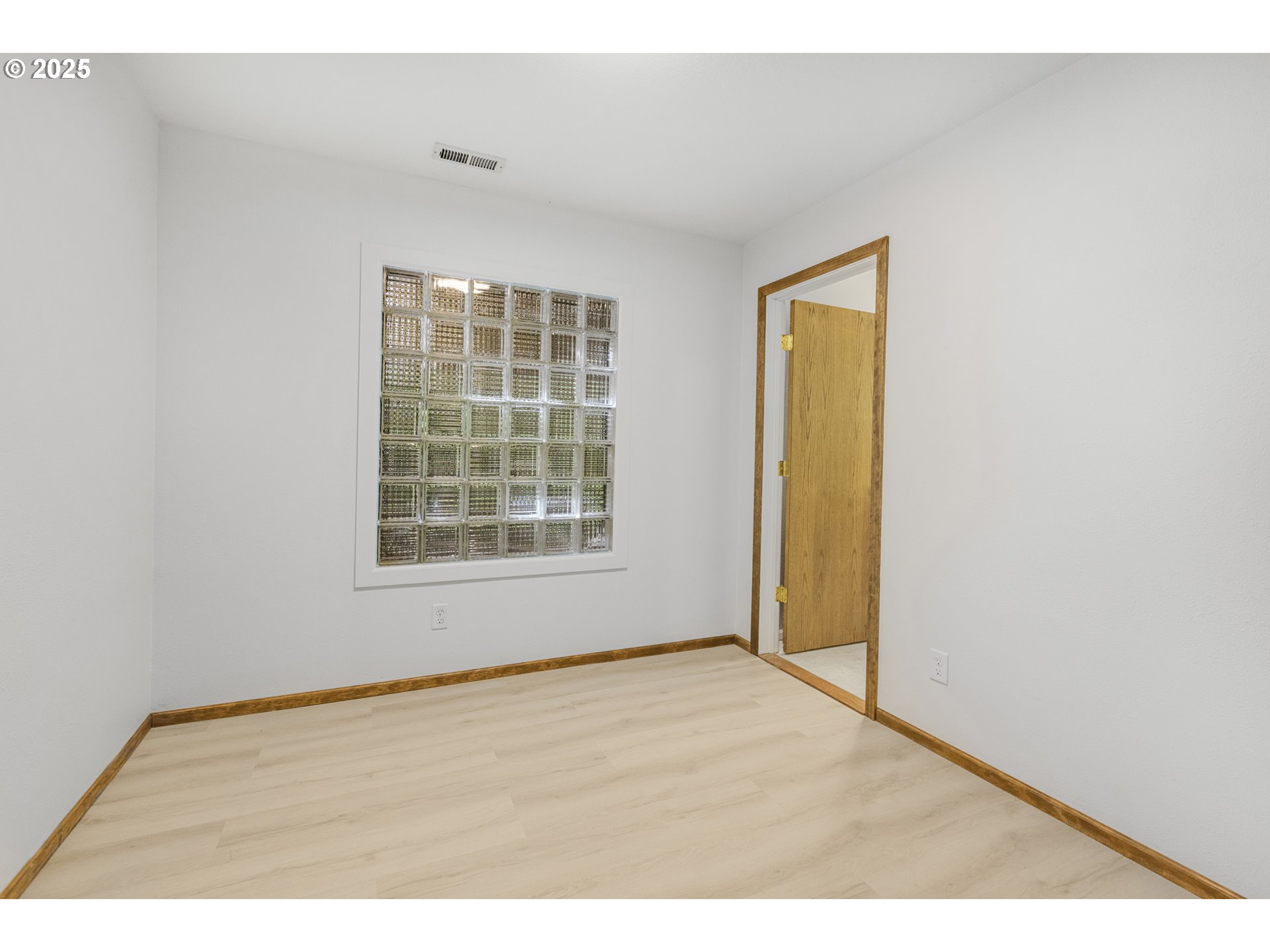 Cottage Grove, Oregon 97424, United States, 3 Bedrooms Bedrooms, ,3 BathroomsBathrooms,Residential,Active,151897