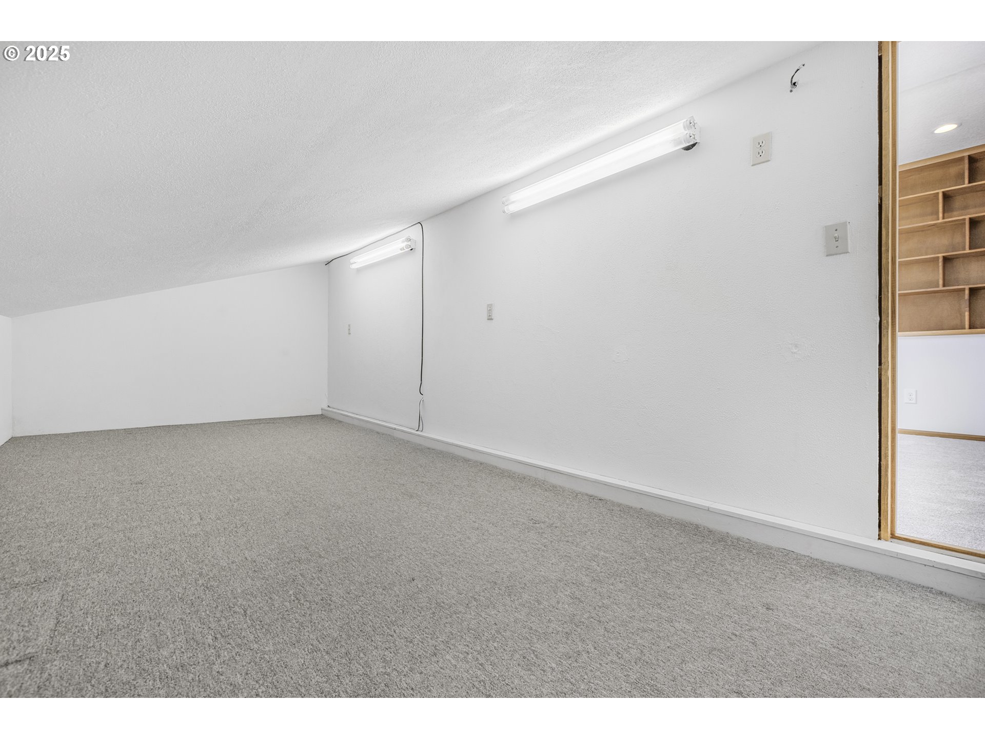 Cottage Grove, Oregon 97424, United States, 3 Bedrooms Bedrooms, ,3 BathroomsBathrooms,Residential,Active,151897