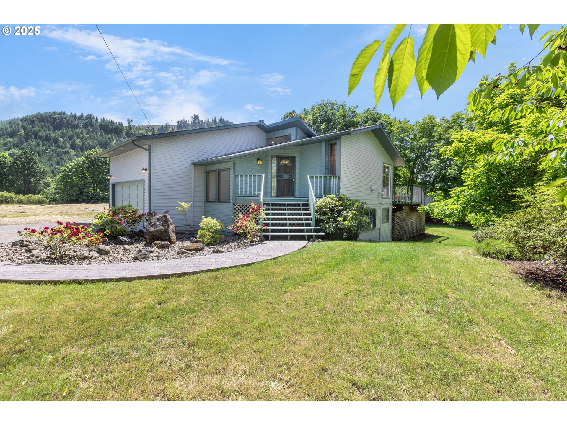 Cottage Grove, Oregon 97424, United States, 3 Bedrooms Bedrooms, ,3 BathroomsBathrooms,Residential,Active,151897