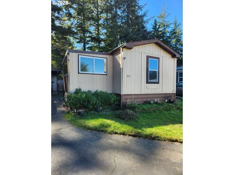 1435 VENTANA CT Coos Bay OR 97420