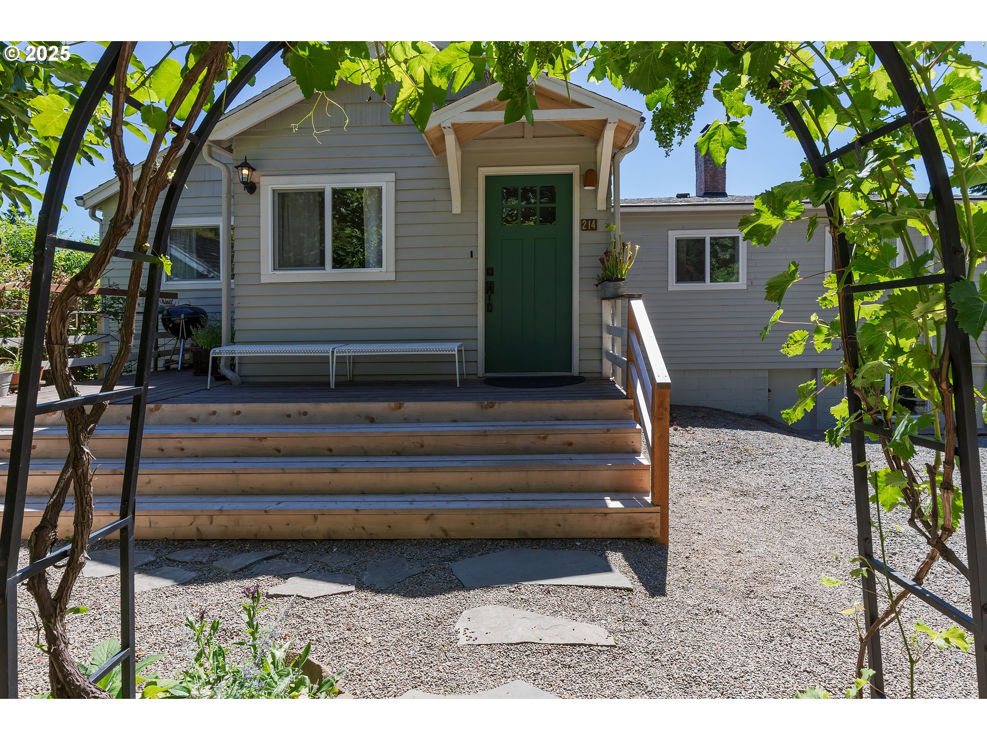 214 TERRACE AVE