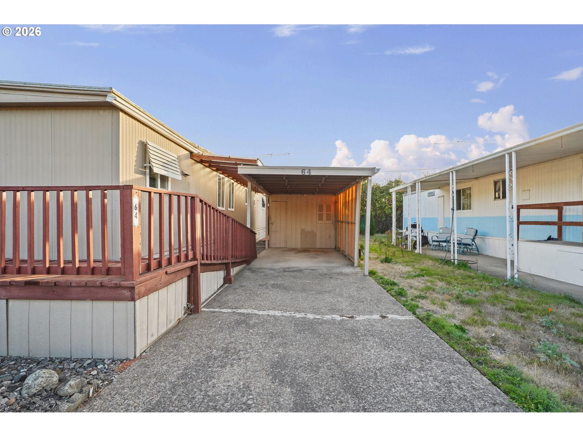 501 DIVISION AVE 64