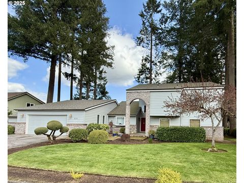 3270 N Maple ST Canby OR 97013