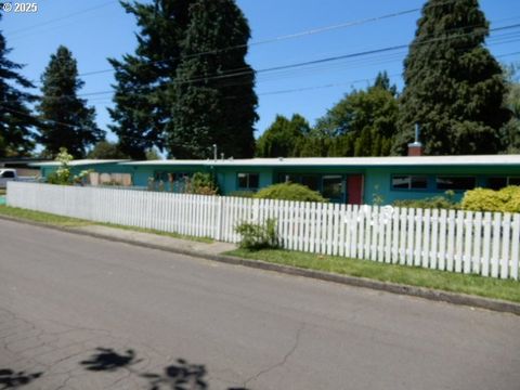 1492 BARTON ST Eugene OR 97404