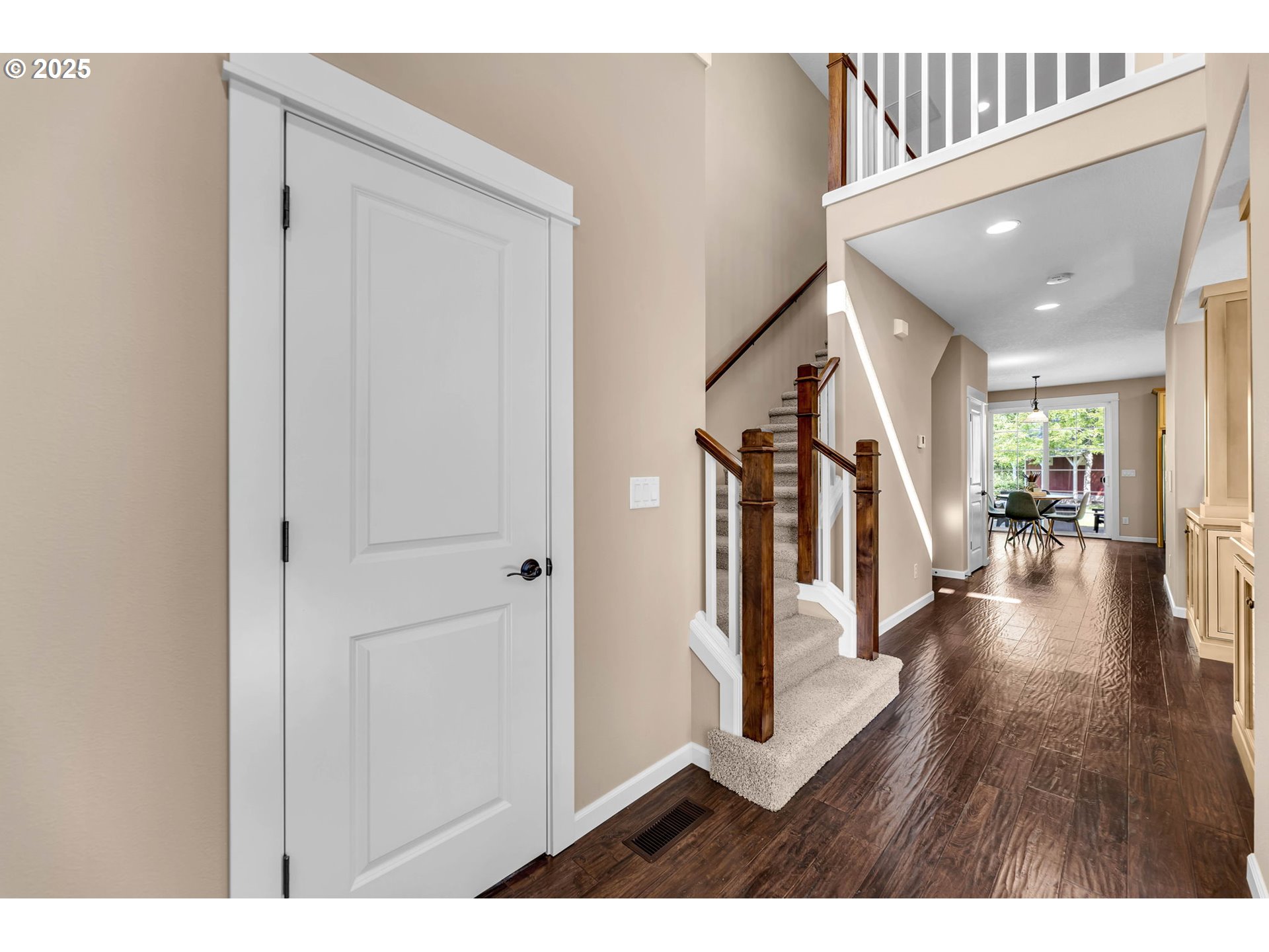 11 THOMPSON DR