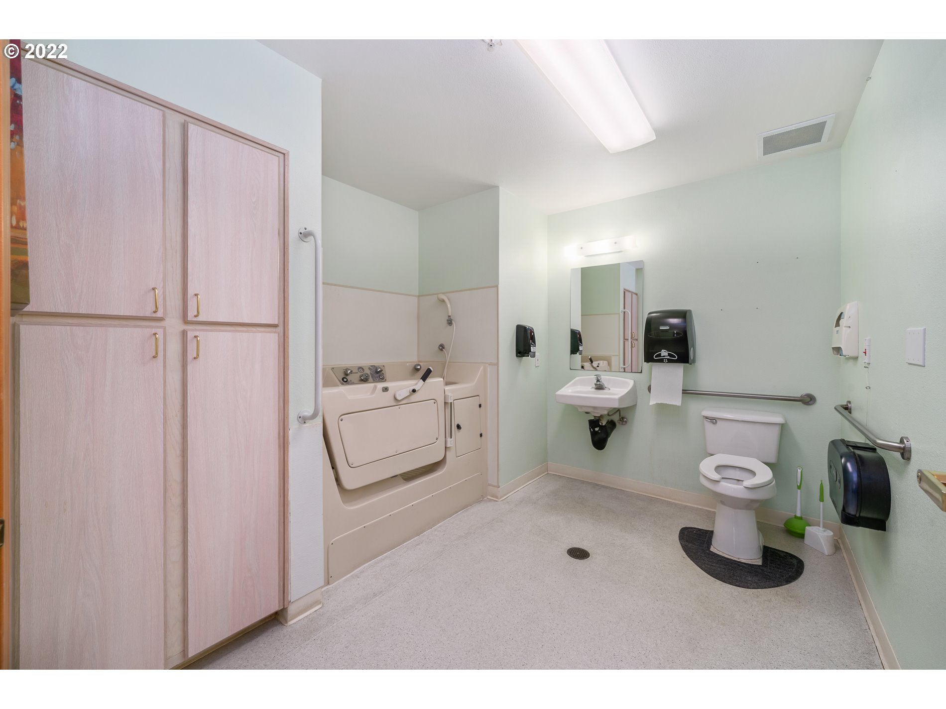 Nehalem, Oregon 97131, United States, ,Commercial,Pending,75028