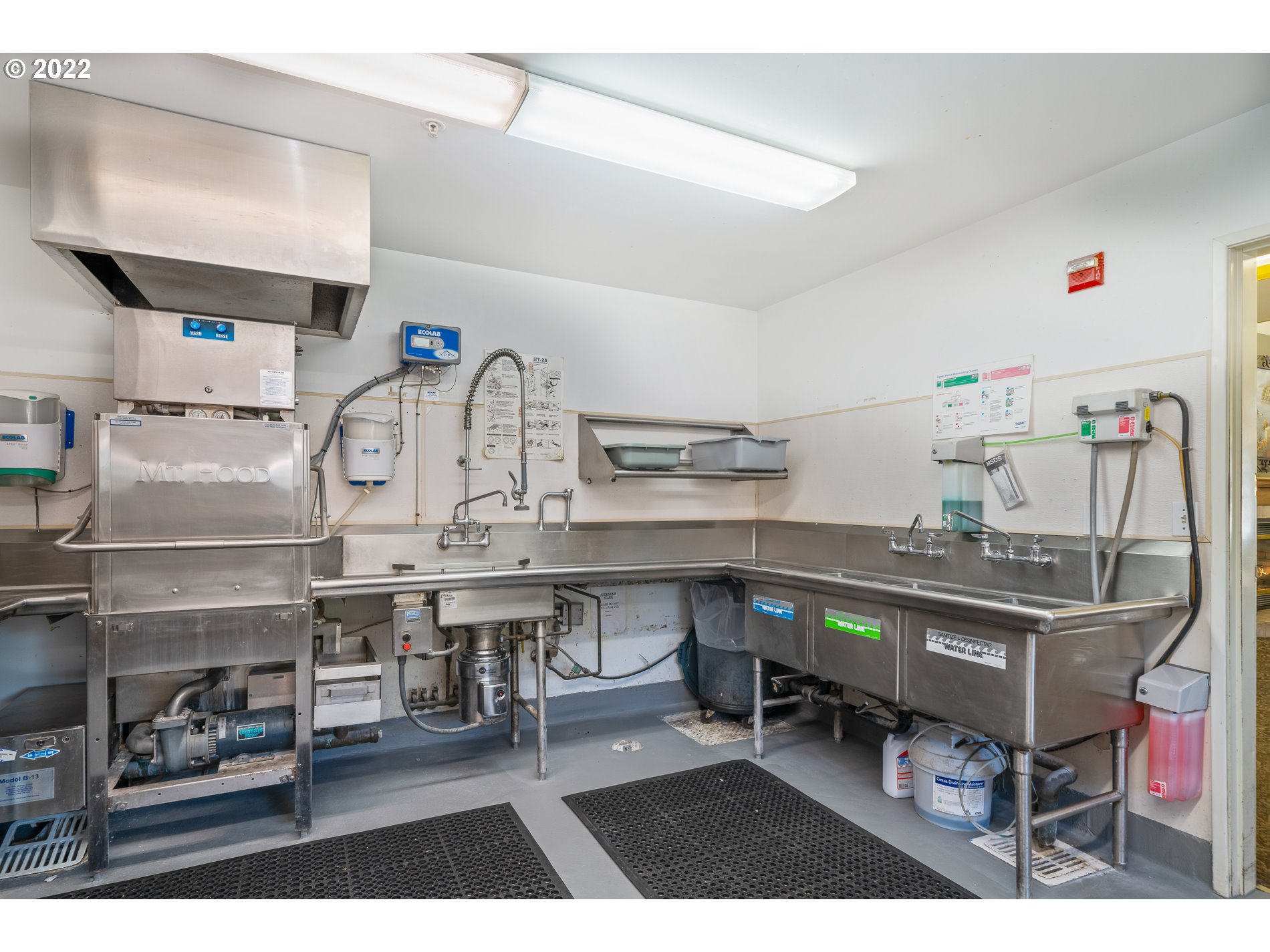 Nehalem, Oregon 97131, United States, ,Commercial,Pending,75028