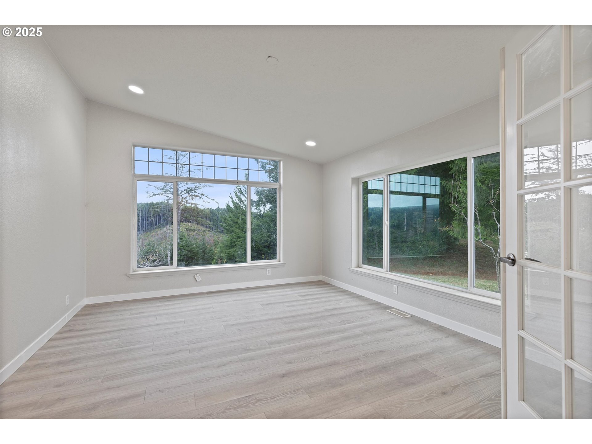 135 SW WAKONDA BEACH RD