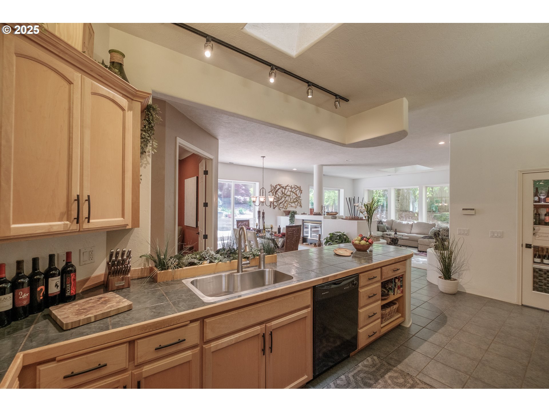 Salem, Oregon 97306, United States, 3 Bedrooms Bedrooms, ,2 BathroomsBathrooms,Residential,Active,120226