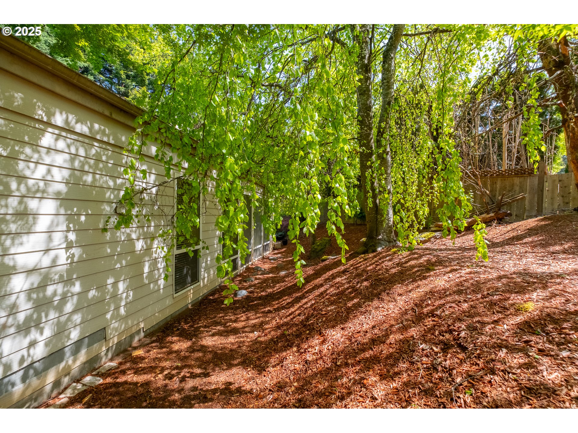 Salem, Oregon 97306, United States, 3 Bedrooms Bedrooms, ,2 BathroomsBathrooms,Residential,Active,120226