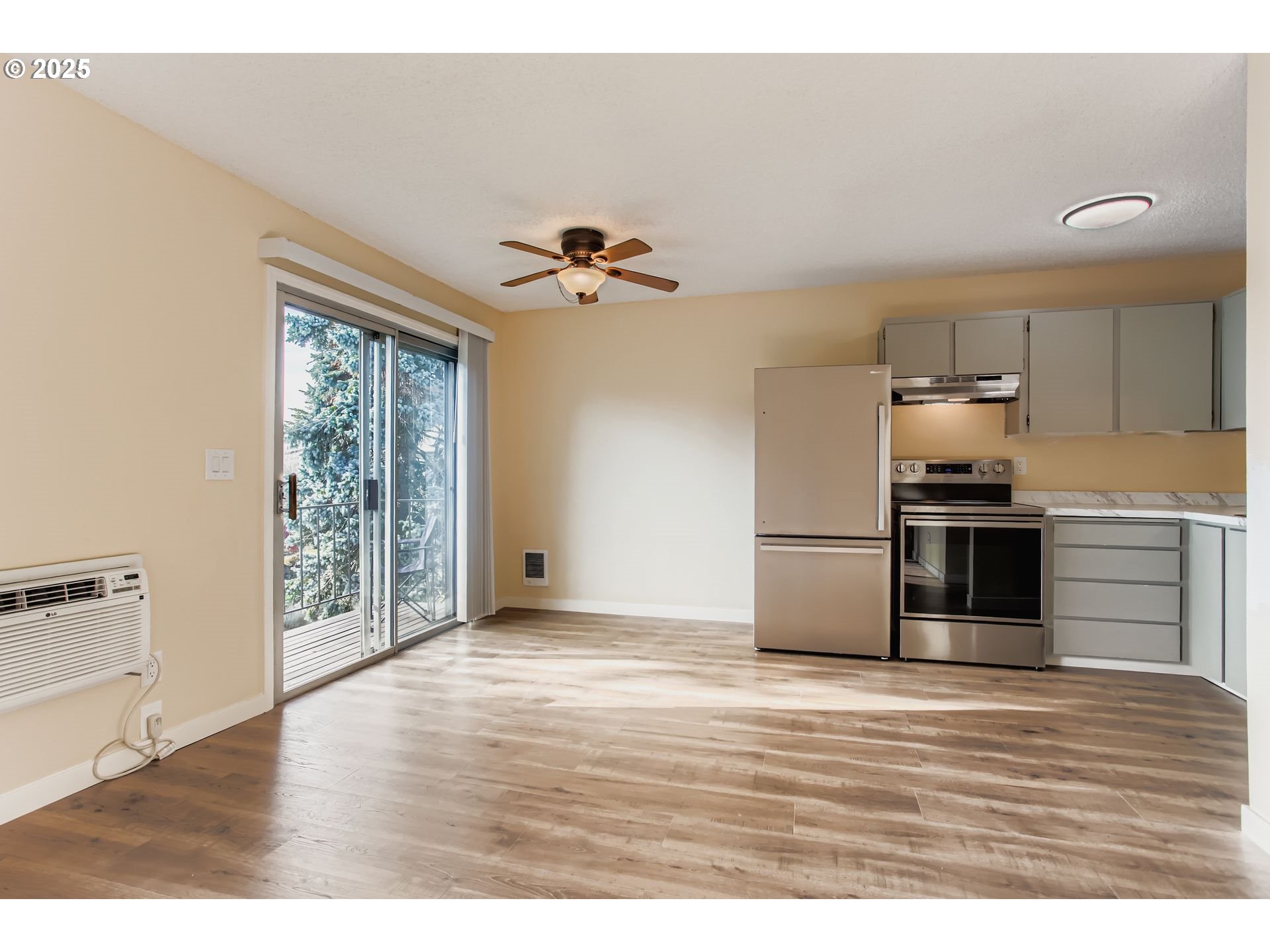 200 SW FLORENCE AVE C6