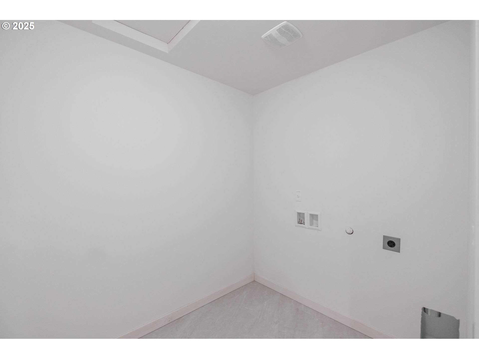 Lebanon, Oregon 97355, United States, 9 Bedrooms Bedrooms, ,8 BathroomsBathrooms,Residential,Active,77615