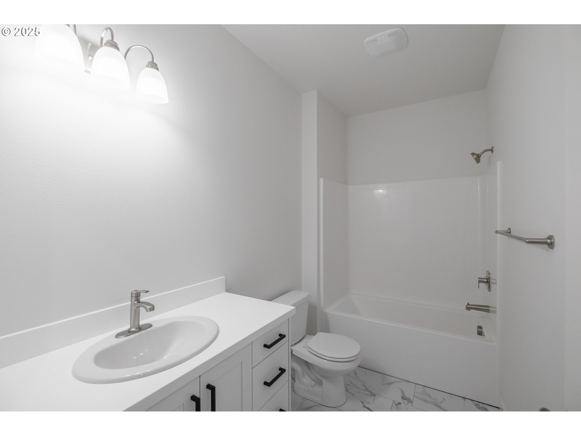 Lebanon, Oregon 97355, United States, 9 Bedrooms Bedrooms, ,8 BathroomsBathrooms,Residential,Active,77615