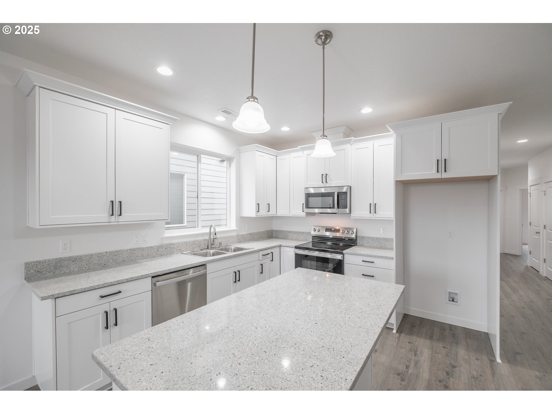 Lebanon, Oregon 97355, United States, 9 Bedrooms Bedrooms, ,8 BathroomsBathrooms,Residential,Active,77615