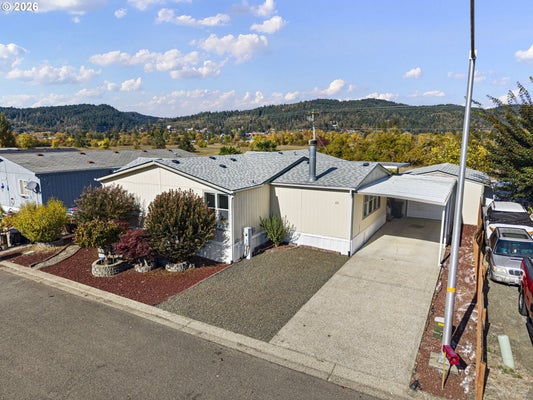 550 S STATE ST UNIT 131, SUTHERLIN, OR 97479 - Image 35f1fd2cdc71b9f7a4c6557191aa80b6/1447527341