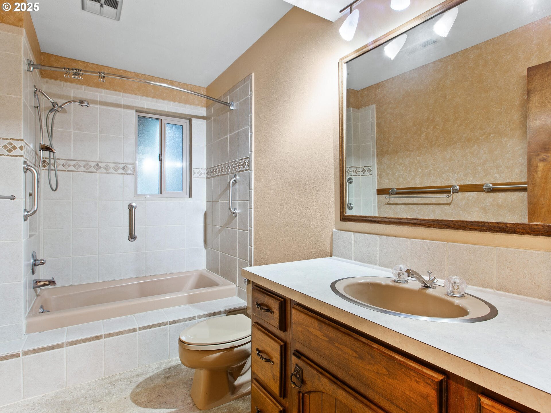 Battle Ground, Washington 98604, United States, 3 Bedrooms Bedrooms, ,3 BathroomsBathrooms,Residential,Active,253741