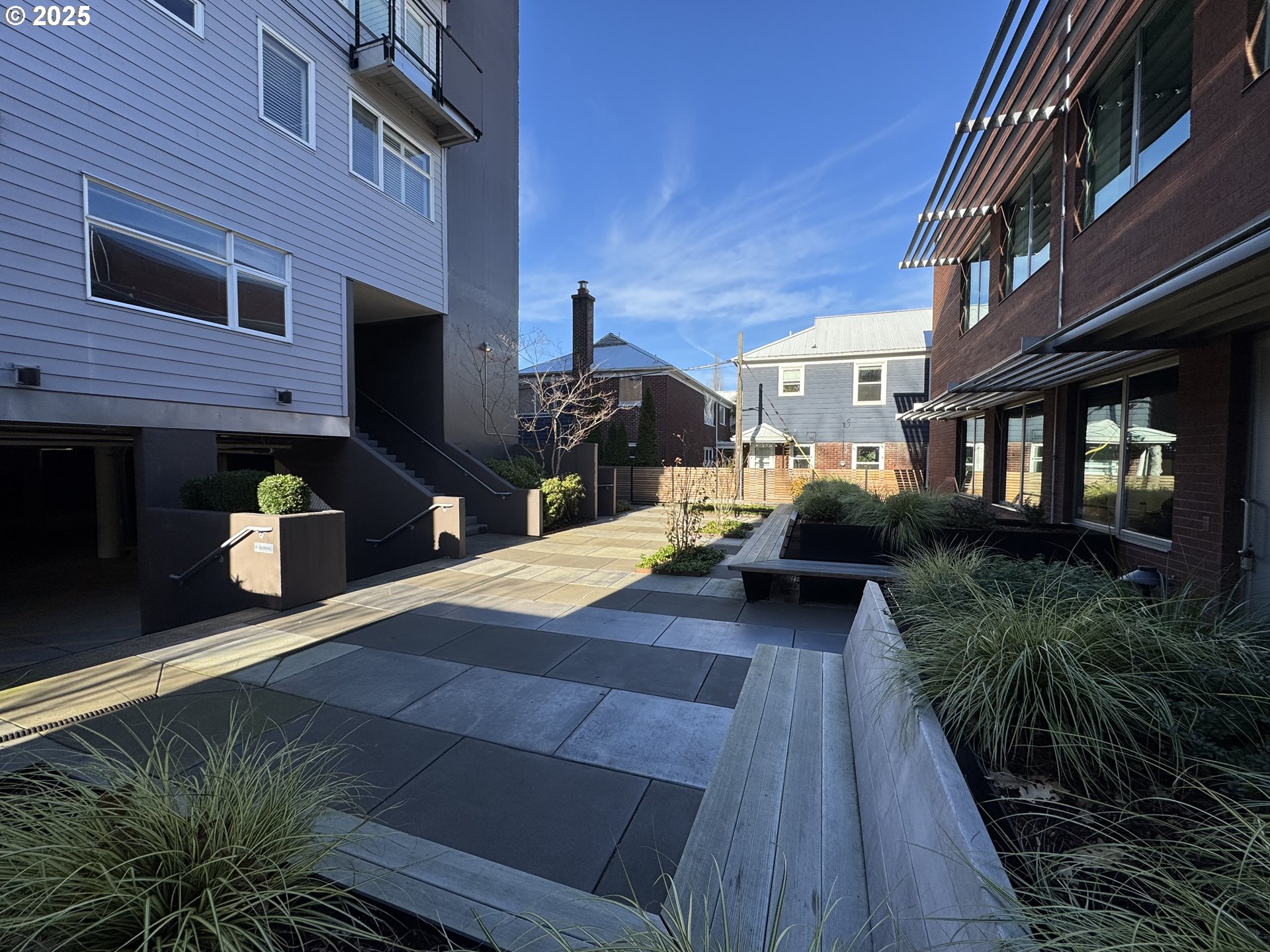 2327 NW NORTHRUP ST 12