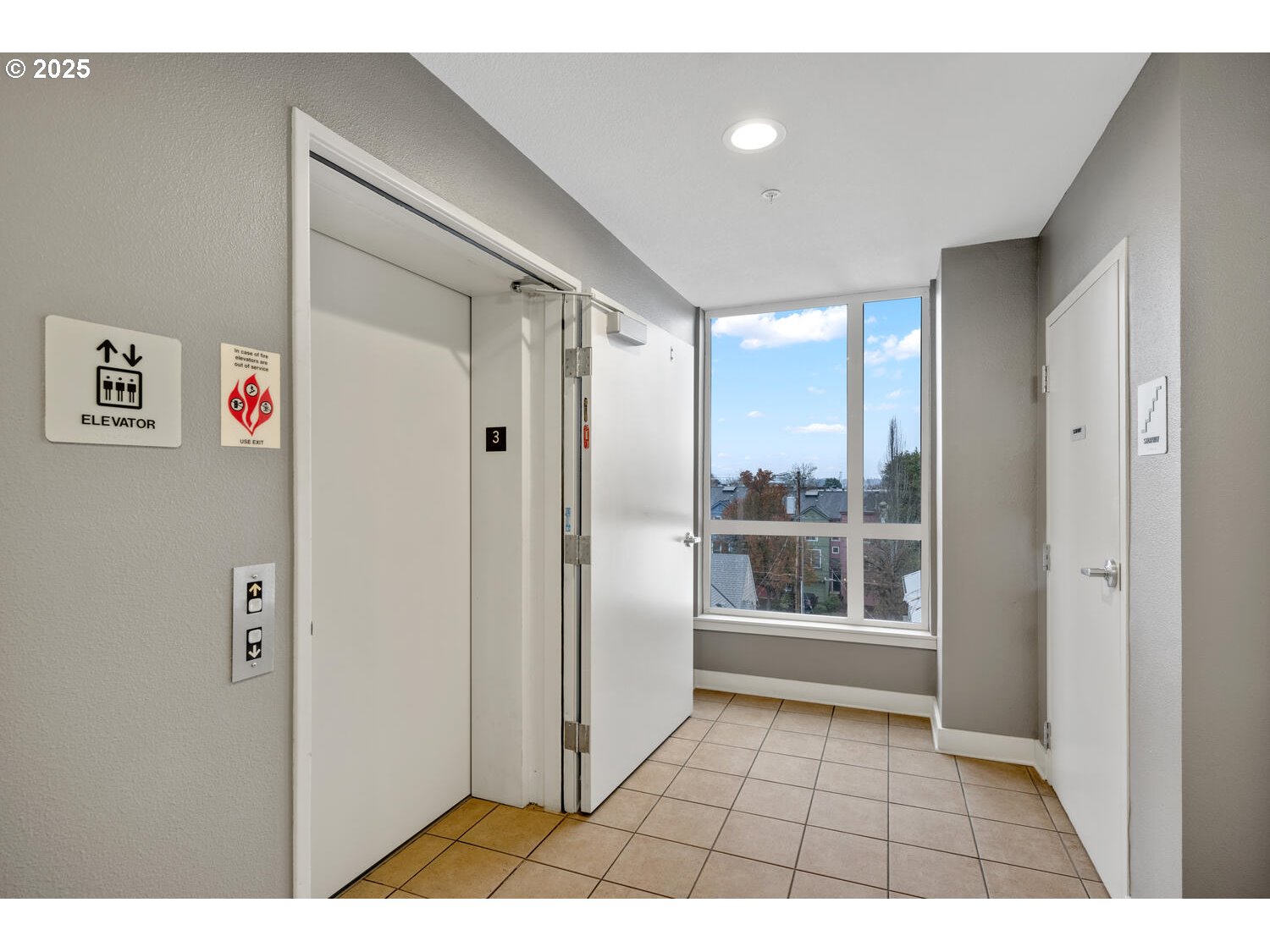 2327 NW NORTHRUP ST 12