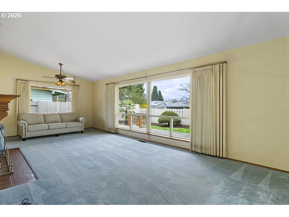 13601 NE SACRAMENTO ST